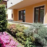 Apartament Trilocale In Centro Con Giardino