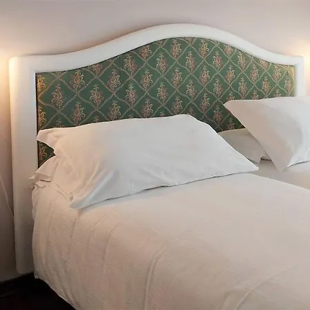 아파트 Trilocale In Centro Con Giardino *