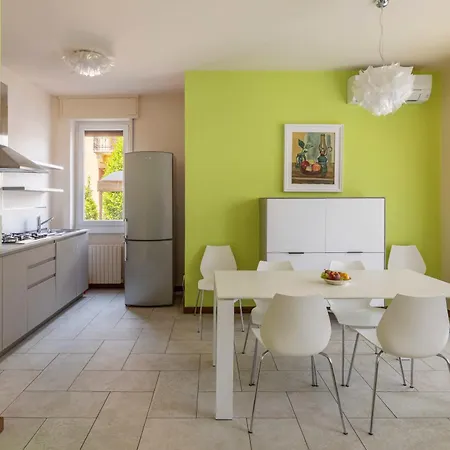 Апартаменты Trilocale In Centro Con Giardino *