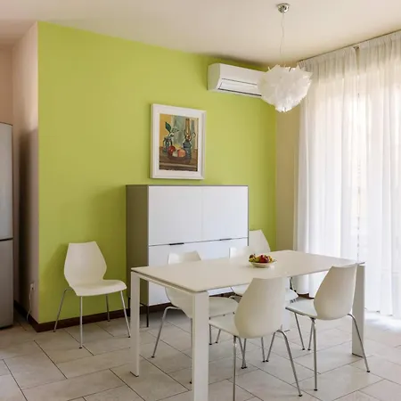 Trilocale In Centro Con Giardino 아파트 바메노