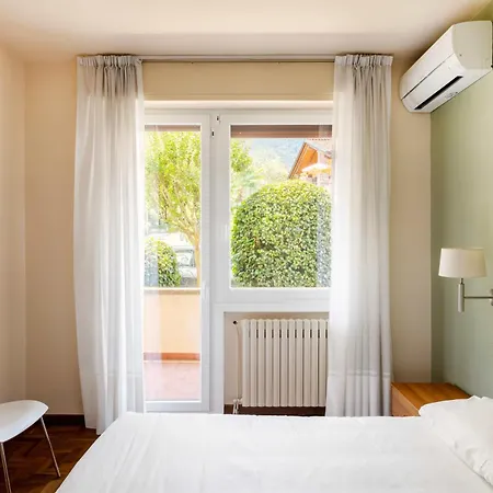 Trilocale In Centro Con Giardino 아파트 *