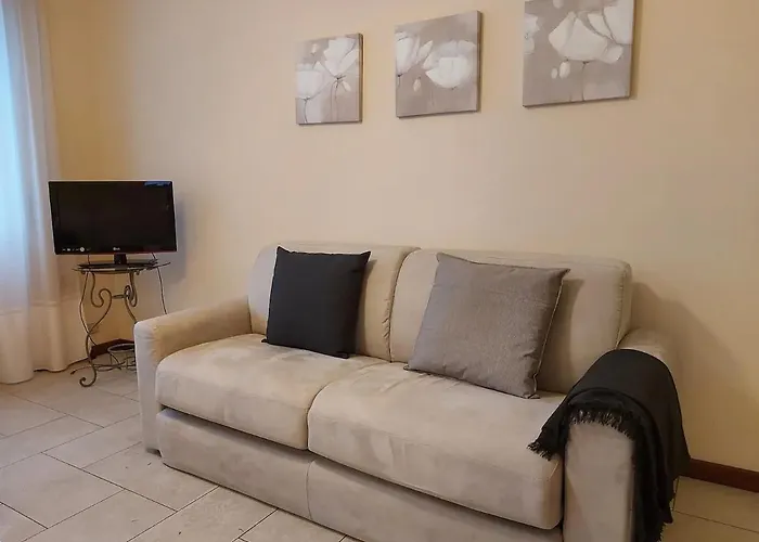 Trilocale In Centro Con Giardino Апартаменты